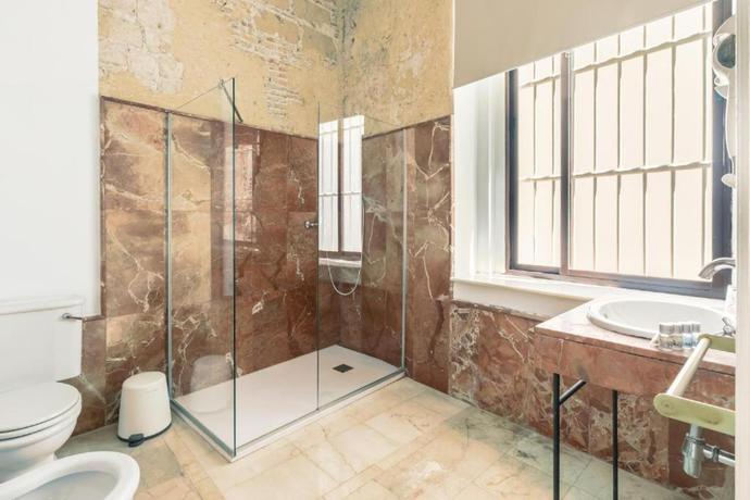 Imagen de la habitación del Hotel Catedral Suites Jerez. Foto 13