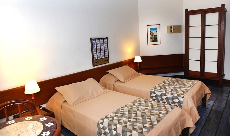 Imagen de la habitación del Hotel Catharina Paragua&ccedil;u. Foto 9