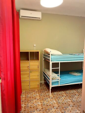 Imagen de la habitación del Hotel Cathedral Malaga Hostal - Hostel. Foto 3