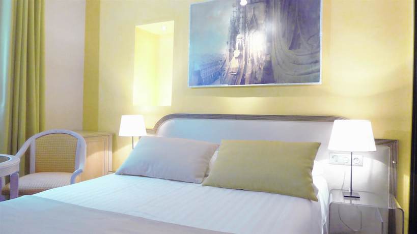 Imagen de la habitación del Hotel Cathedrale. Foto 7