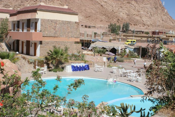 Imagen de la piscina del Hotel Catherine Plaza. Foto 15