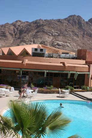 Imagen de la piscina del Hotel Catherine Plaza. Foto 16