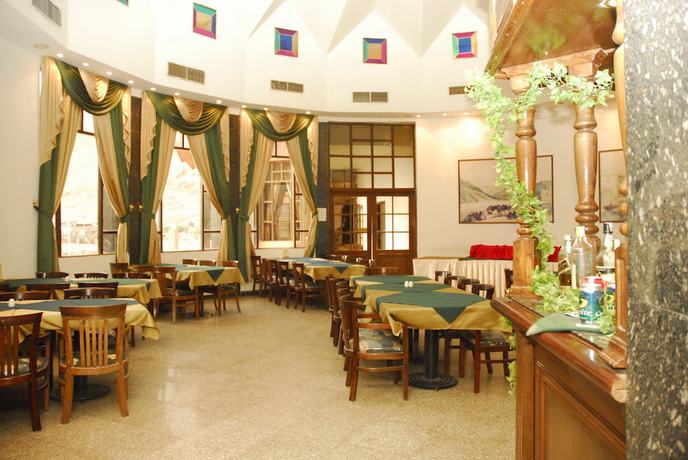 Imagen del bar/restaurante del Hotel Catherine Plaza. Foto 2