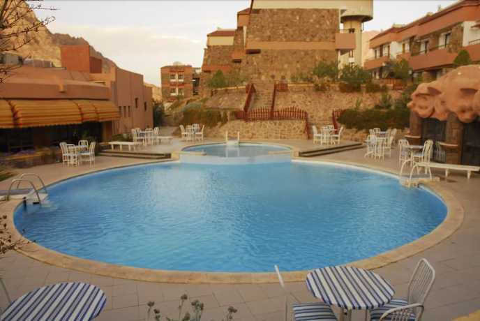 Imagen de la piscina del Hotel Catherine Plaza. Foto 18