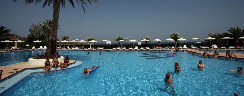 Imagen de la piscina del Hotel Cathrin Rhodes By Anayia. Foto 15