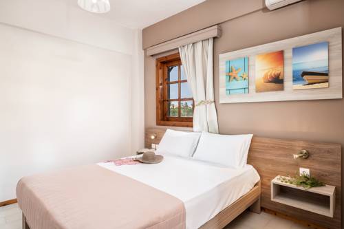 Imagen de la habitación del Hotel Cathrin Suites. Foto 2