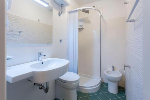 Imagen de la habitación del Hotel Cathrine. Foto 7