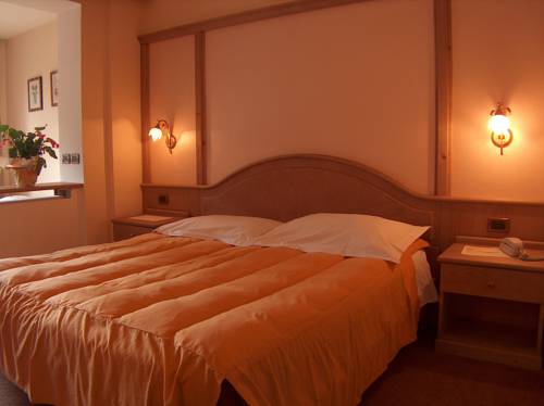 Imagen de la habitación del Hotel Catinaccio Rosengarten. Foto 8