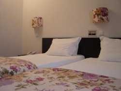 Imagen de la habitación del Hotel Católica. Foto 7