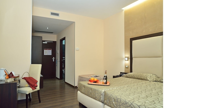 Imagen de la habitación del Hotel Catone District. Foto 6