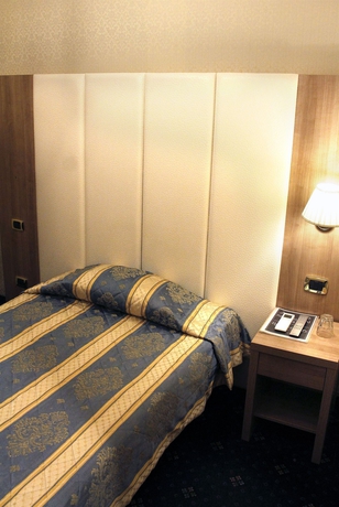 Imagen de la habitación del Hotel Catone. Foto 5