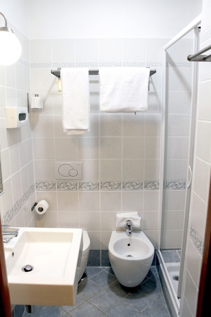 Imagen de la habitación del Hotel Catone. Foto 6