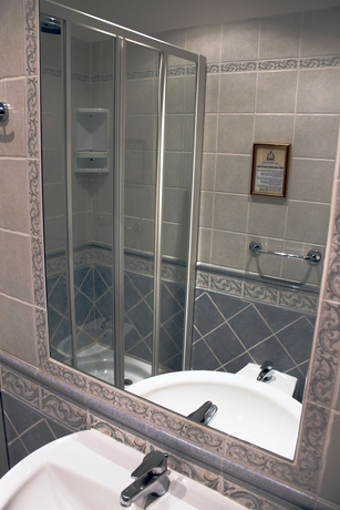Imagen de la habitación del Hotel Catone. Foto 14
