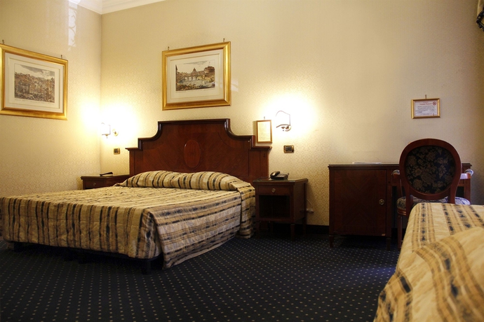 Imagen de la habitación del Hotel Catone. Foto 15