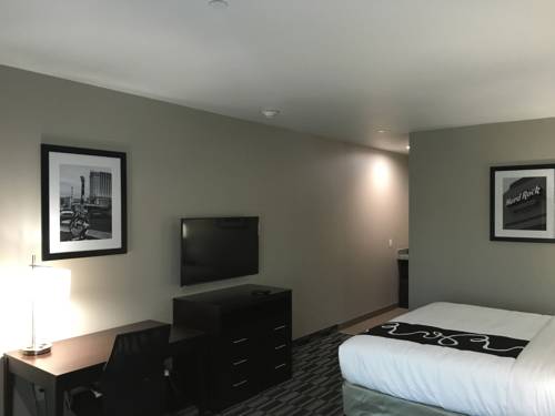 Imagen de la habitación del Hotel Catoosa Inn and Suites. Foto 1