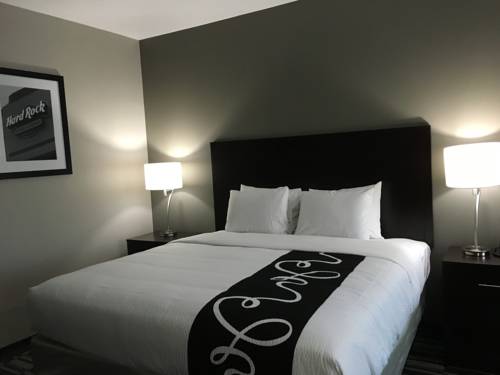 Imagen de la habitación del Hotel Catoosa Inn and Suites. Foto 2