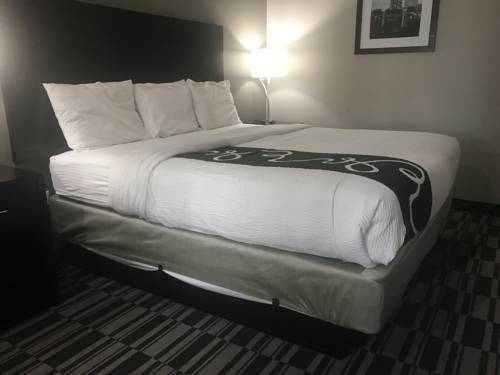 Imagen de la habitación del Hotel Catoosa Inn and Suites. Foto 5