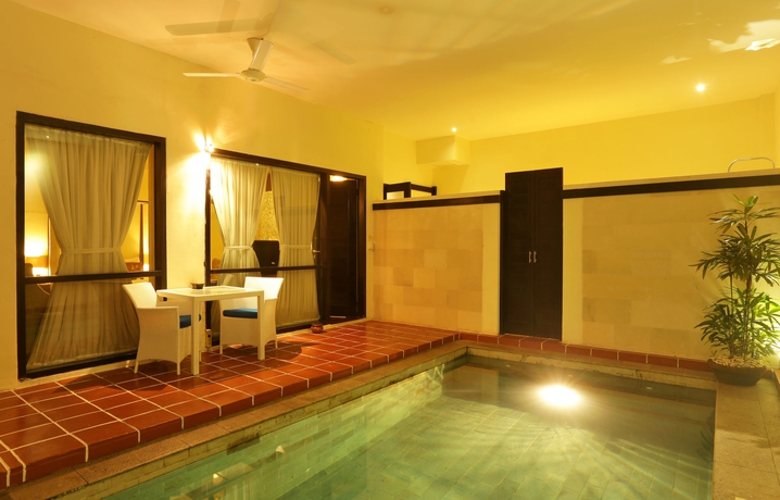 Imagen de la piscina del Hotel Cattleya Suite By Marbella. Foto 15