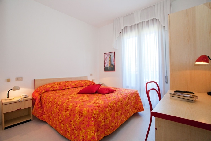 Imagen de la habitación del Hotel Catto Suisse. Foto 7
