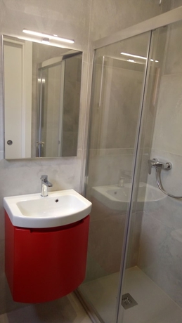 Imagen de la habitación del Hotel Catto Suisse. Foto 8