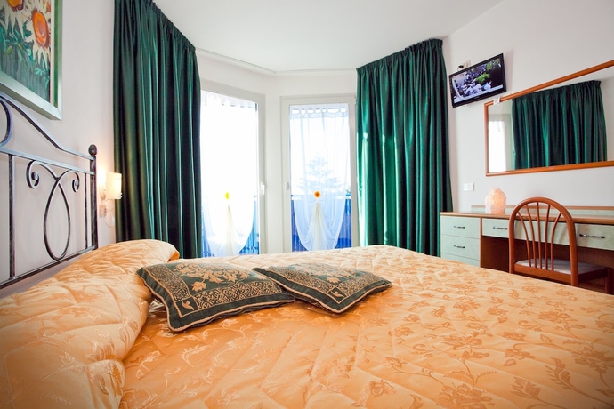 Imagen de la habitación del Hotel Catto Suisse. Foto 11