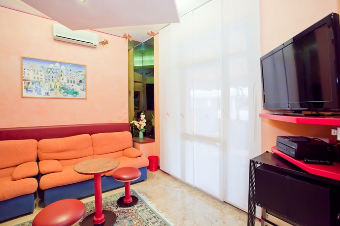 Imagen de los interiores del Hotel Catto Suisse. Foto 18