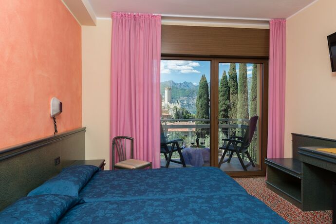 Imagen de la habitación del Hotel Catullo, Malcesine. Foto 16