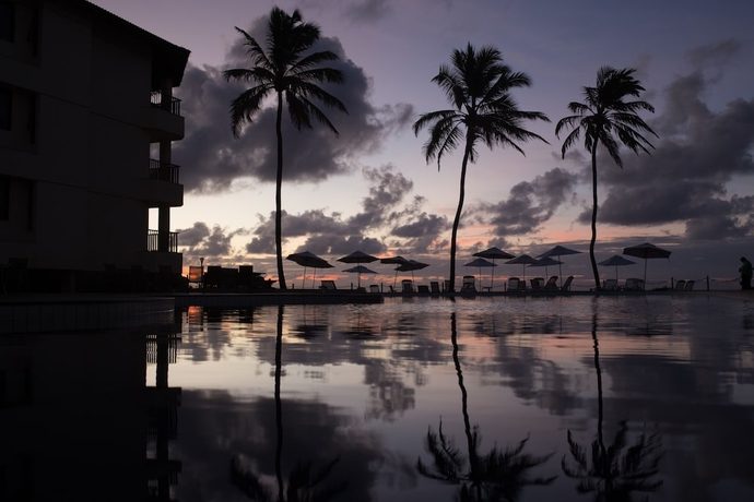 Imagen de la piscina del Hotel Catussaba Suites. Foto 16