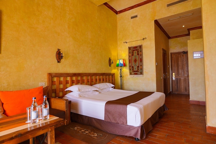 Imagen de la habitación del Hotel Caucasus. Foto 5