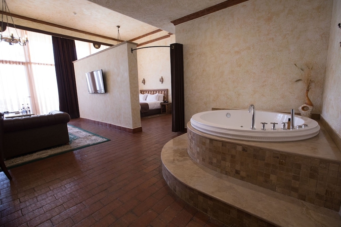Imagen de la habitación del Hotel Caucasus. Foto 6