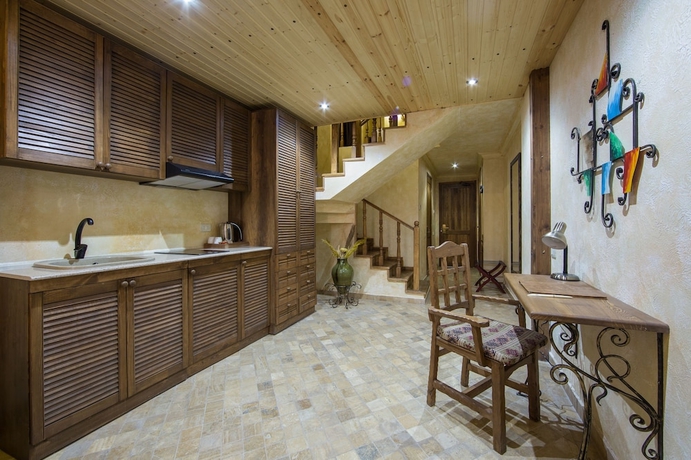 Imagen de la habitación del Hotel Caucasus. Foto 8
