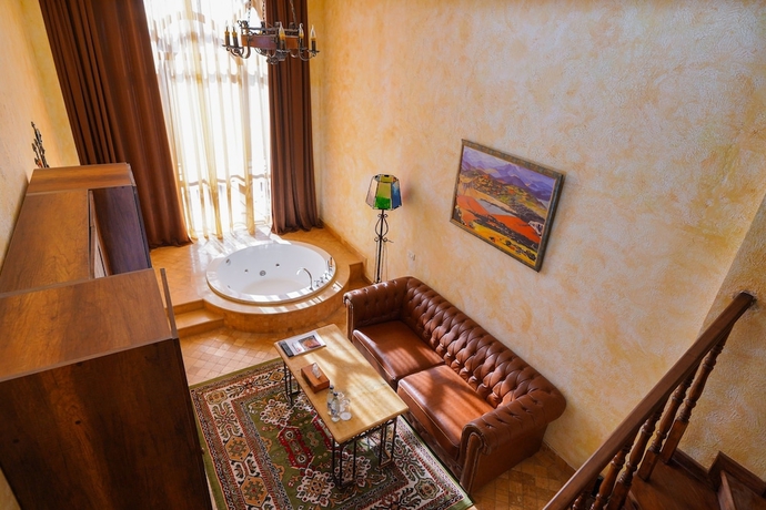 Imagen de la habitación del Hotel Caucasus. Foto 10
