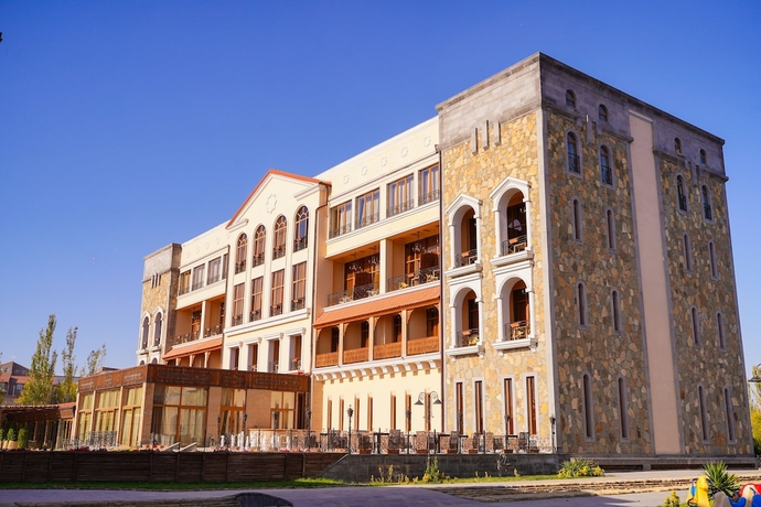 Imagen general del Hotel Caucasus. Foto 1