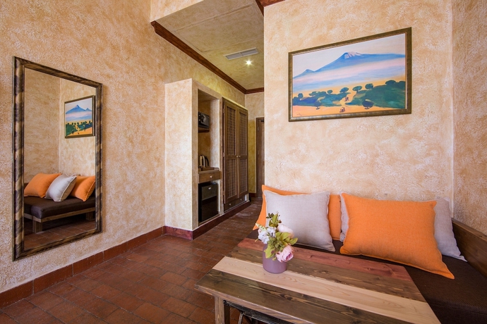 Imagen de la habitación del Hotel Caucasus. Foto 13