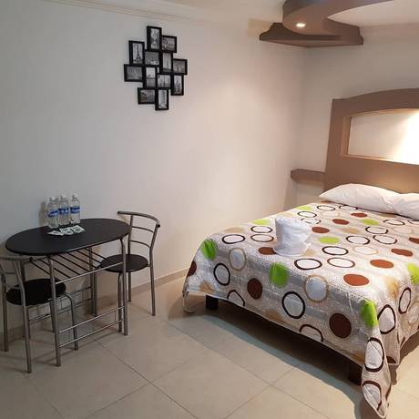 Imagen de la habitación del Hotel Caudillos Inn. Foto 12