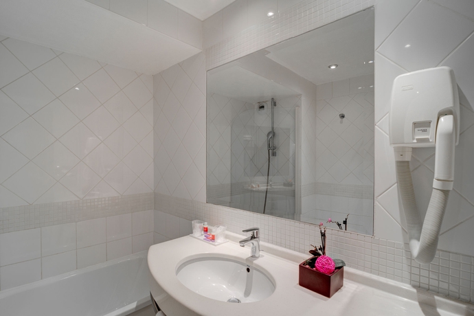 Imagen de la habitación del Hotel Caumartin Opera-Astotel. Foto 11