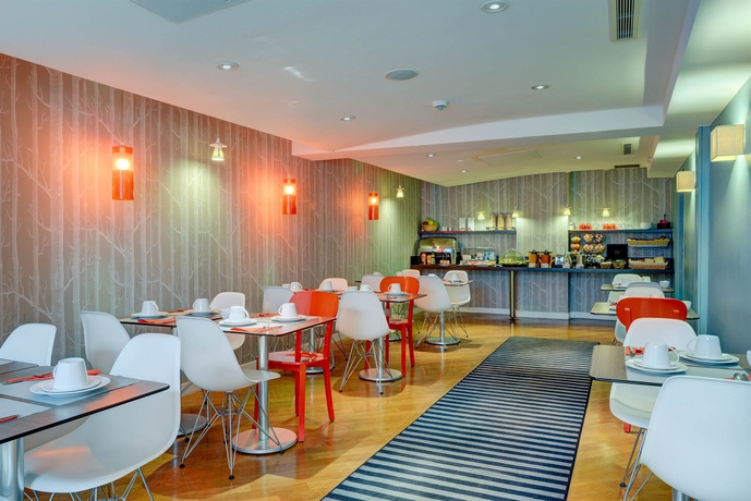 Imagen del bar/restaurante del Hotel Caumartin Opera-Astotel. Foto 2