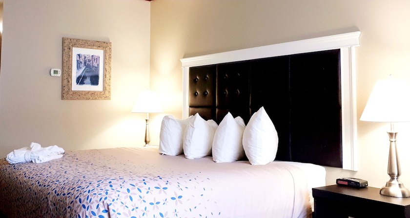 Imagen de la habitación del Hotel Causeway Bay Sparwood. Foto 7