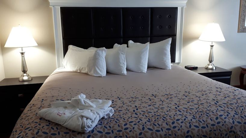 Imagen de la habitación del Hotel Causeway Bay Sparwood. Foto 8