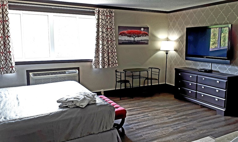 Imagen de la habitación del Hotel Causeway Bay Sparwood. Foto 17