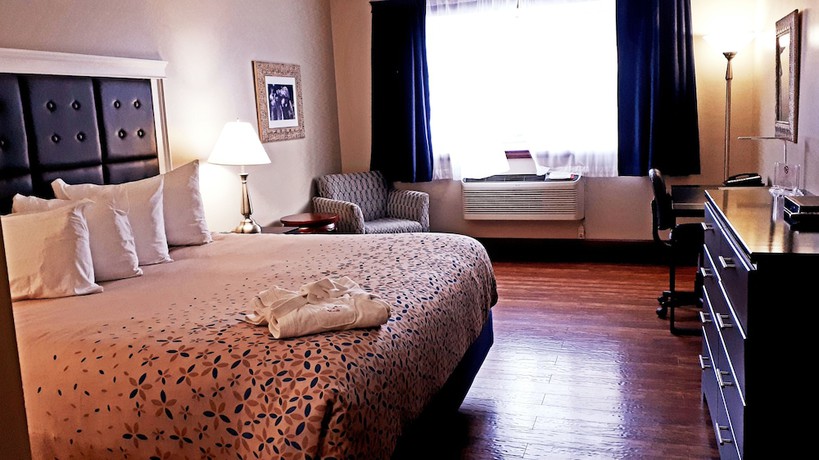 Imagen de la habitación del Hotel Causeway Bay Sparwood. Foto 18