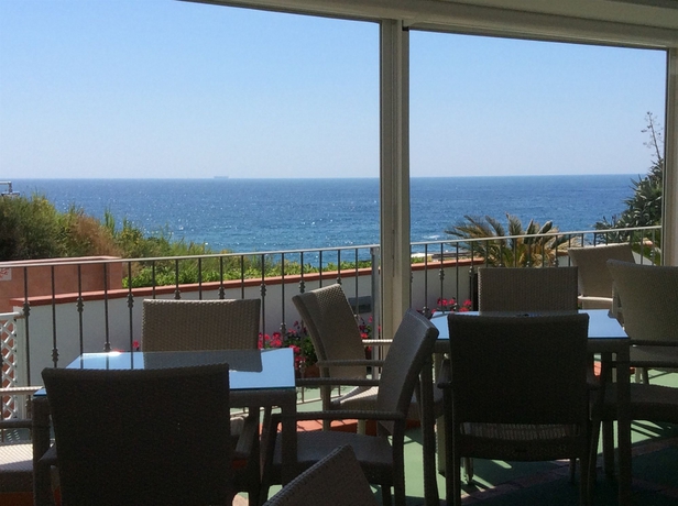 Imagen de los exteriores del Hotel Cava Dell'Isola. Foto 11