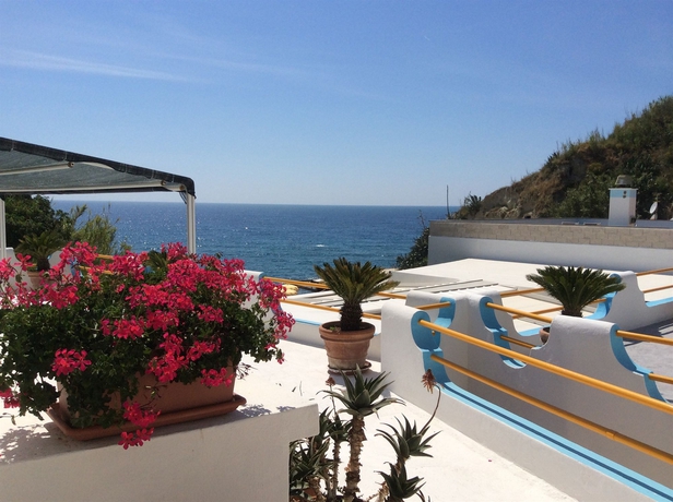 Imagen de los exteriores del Hotel Cava Dell'Isola. Foto 12