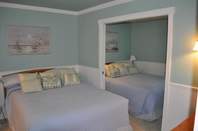 Imagen general del Hotel Cavalier Beachfront Condominiums. Foto 1