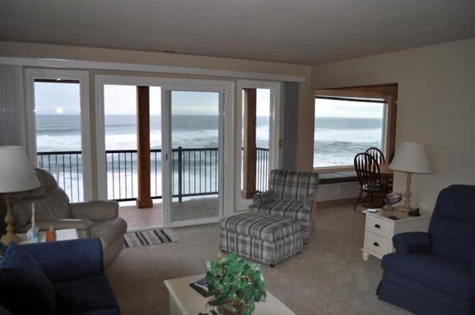 Imagen general del Hotel Cavalier Beachfront Condominiums. Foto 10