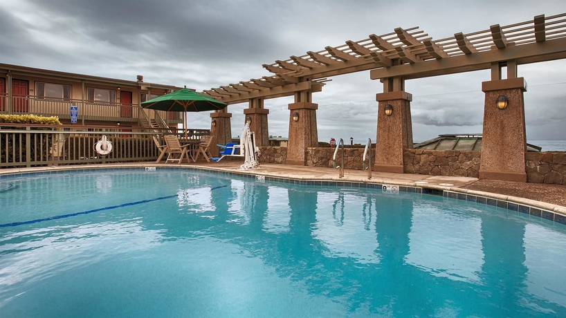 Imagen de la piscina del Hotel Cavalier Oceanfront Resort. Foto 6