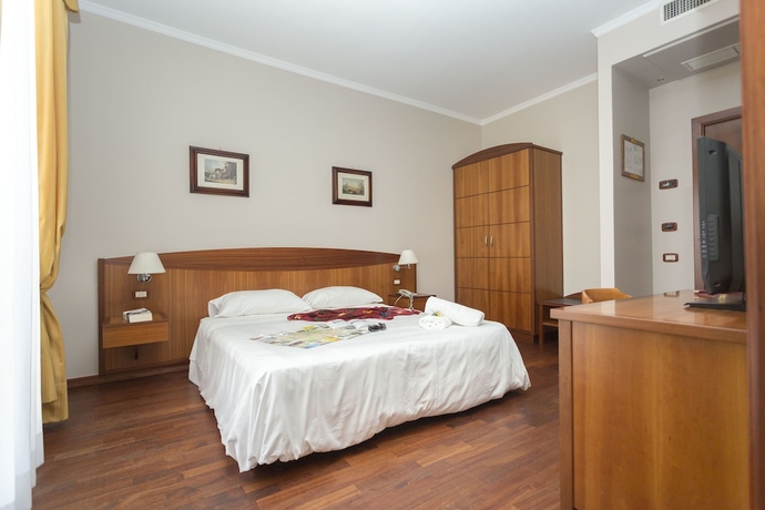 Imagen de la habitación del Hotel Cavaliere. Foto 3