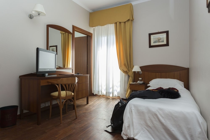 Imagen de la habitación del Hotel Cavaliere. Foto 9