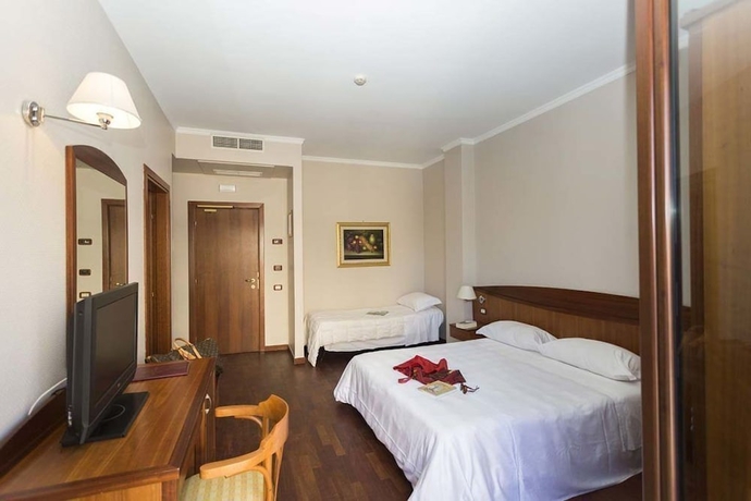 Imagen de la habitación del Hotel Cavaliere. Foto 11