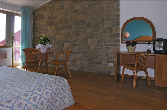 Imagen de la habitación del Hotel Cavalieri, Lago Trasímeno. Foto 11